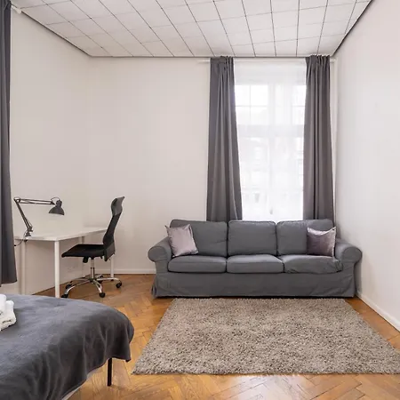Historic 1914 Old Town With Bay Windows - Valnu Street Appartement *