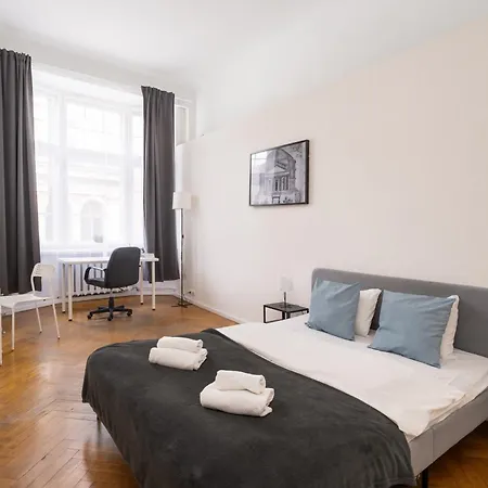 Historic 1914 Old Town With Bay Windows - Valnu Street Appartement