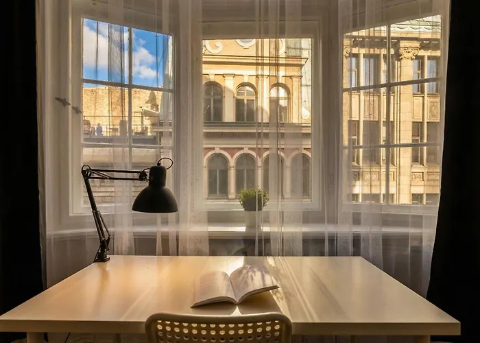 Historic 1914 Old Town With Bay Windows - Valnu Street *