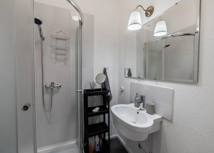 Historic 1914 Old Town With Bay Windows - Valnu Street *