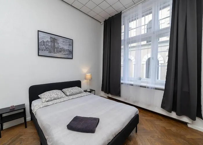 Dzīvoklis Historic 1914 Old Town With Bay Windows - Valnu Street Riga